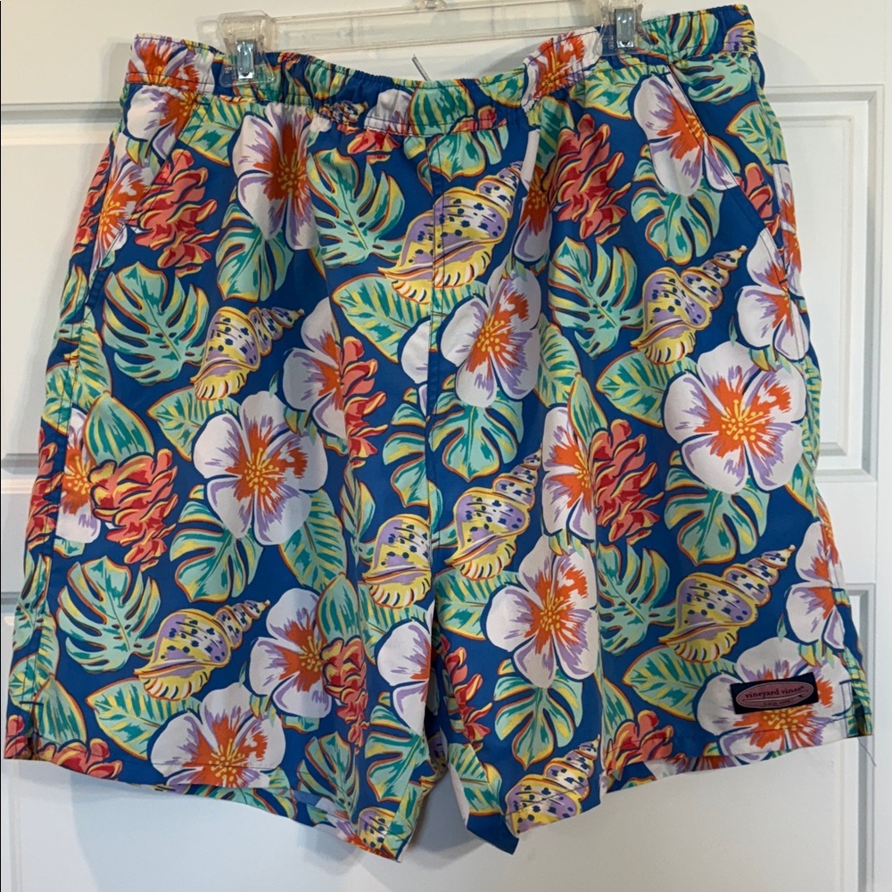 Vineyard Vines Colorful Floral Shorts XXL